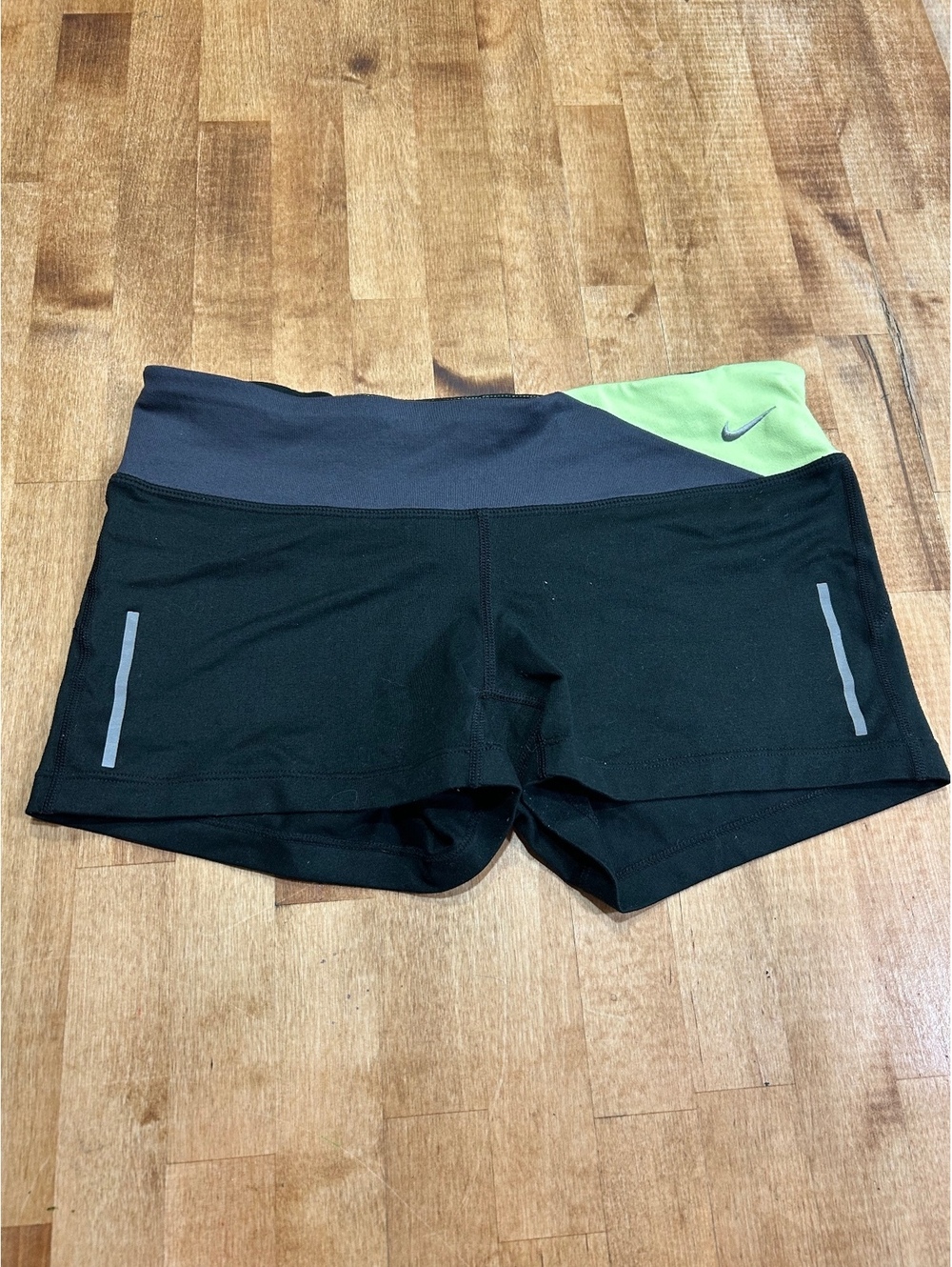 Nike Dri-FIT Women's Athletic Shorts Medium Black and Green